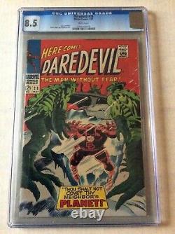 Marvel Comics Daredevil #28 CGC 8.5 White Pages Silver Age MCU Beautiful Cover